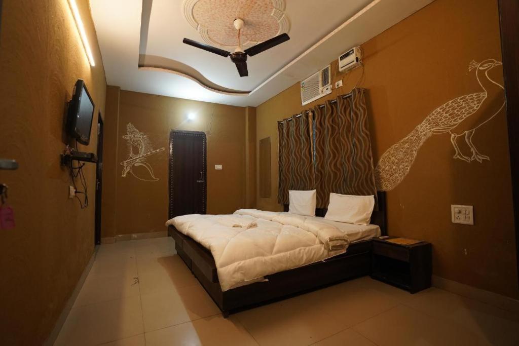 Shri Krishna Kripa Ashram Guest house Vrindavan